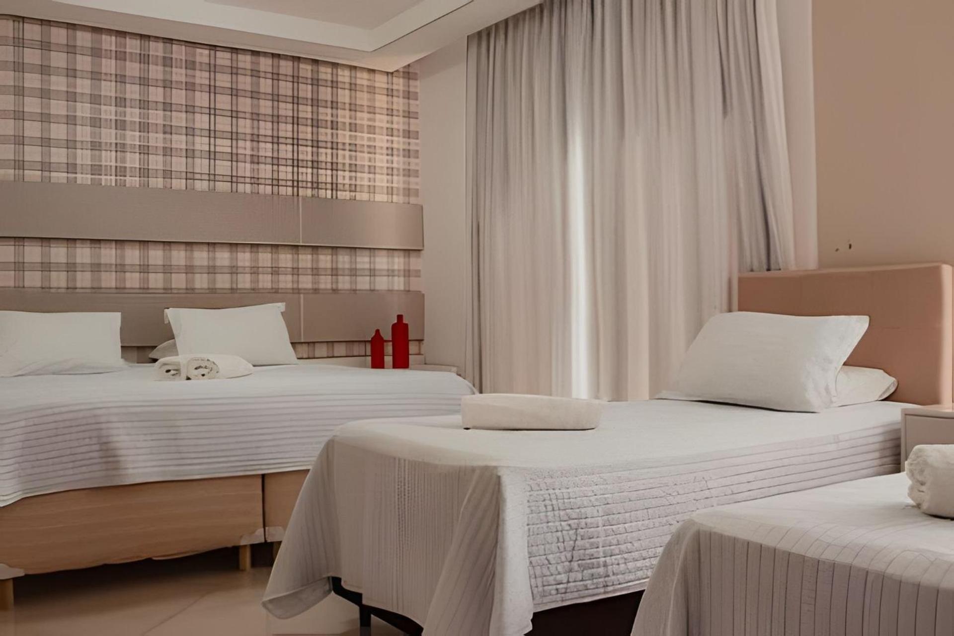 Sobrado Com 5 Suite 1 Quarto Piscina Churraqueira Ar Ate 20 Hospede ฟอสดูอีกวาซู ภายนอก รูปภาพ