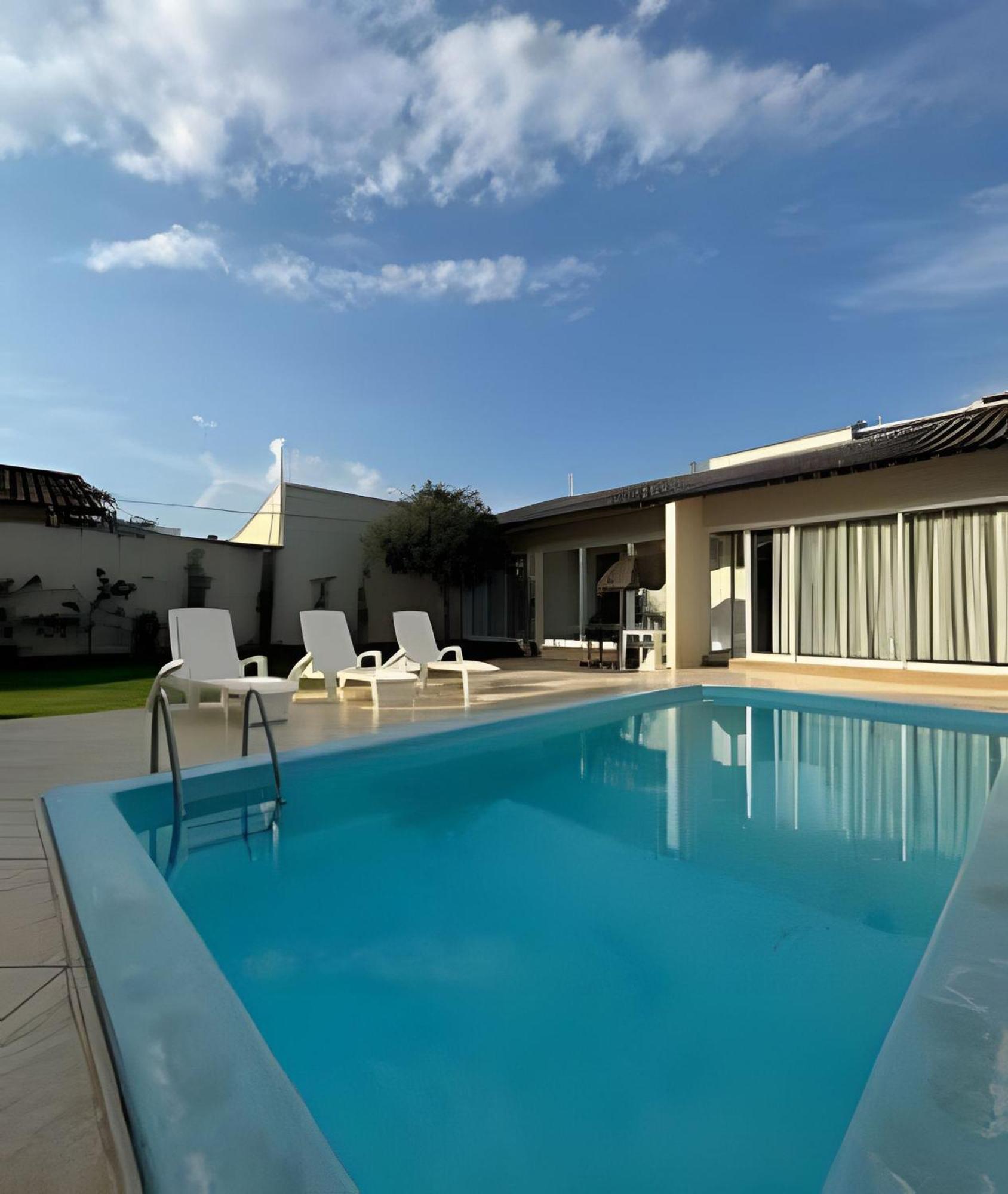Sobrado Com 5 Suite 1 Quarto Piscina Churraqueira Ar Ate 20 Hospede ฟอสดูอีกวาซู ภายนอก รูปภาพ