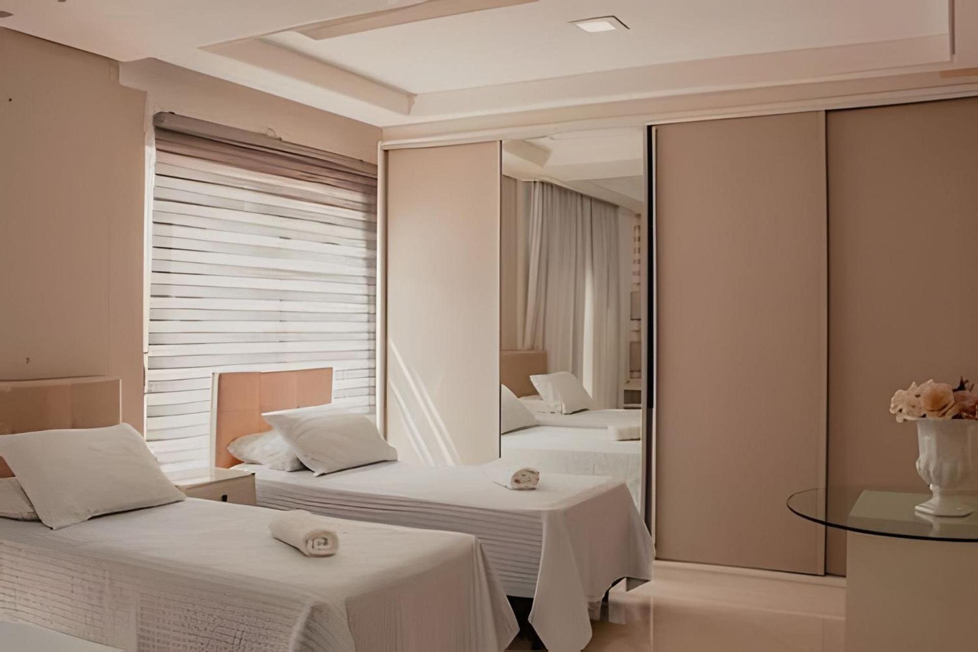 Sobrado Com 5 Suite 1 Quarto Piscina Churraqueira Ar Ate 20 Hospede ฟอสดูอีกวาซู ภายนอก รูปภาพ